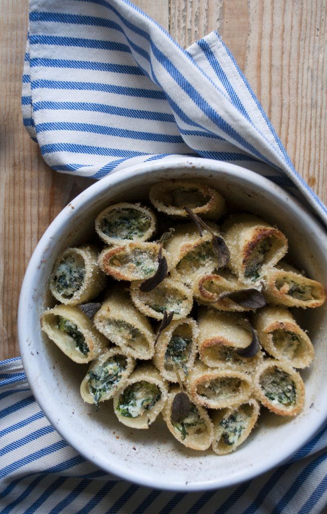 Pasta al forno con ricotta e cicoria